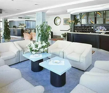 帆船酒店 3*