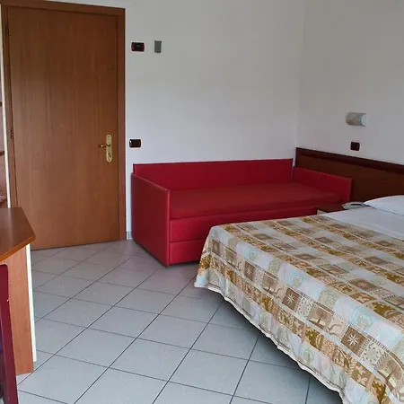 Clipper Hotel
