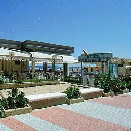 Clipper Hotel